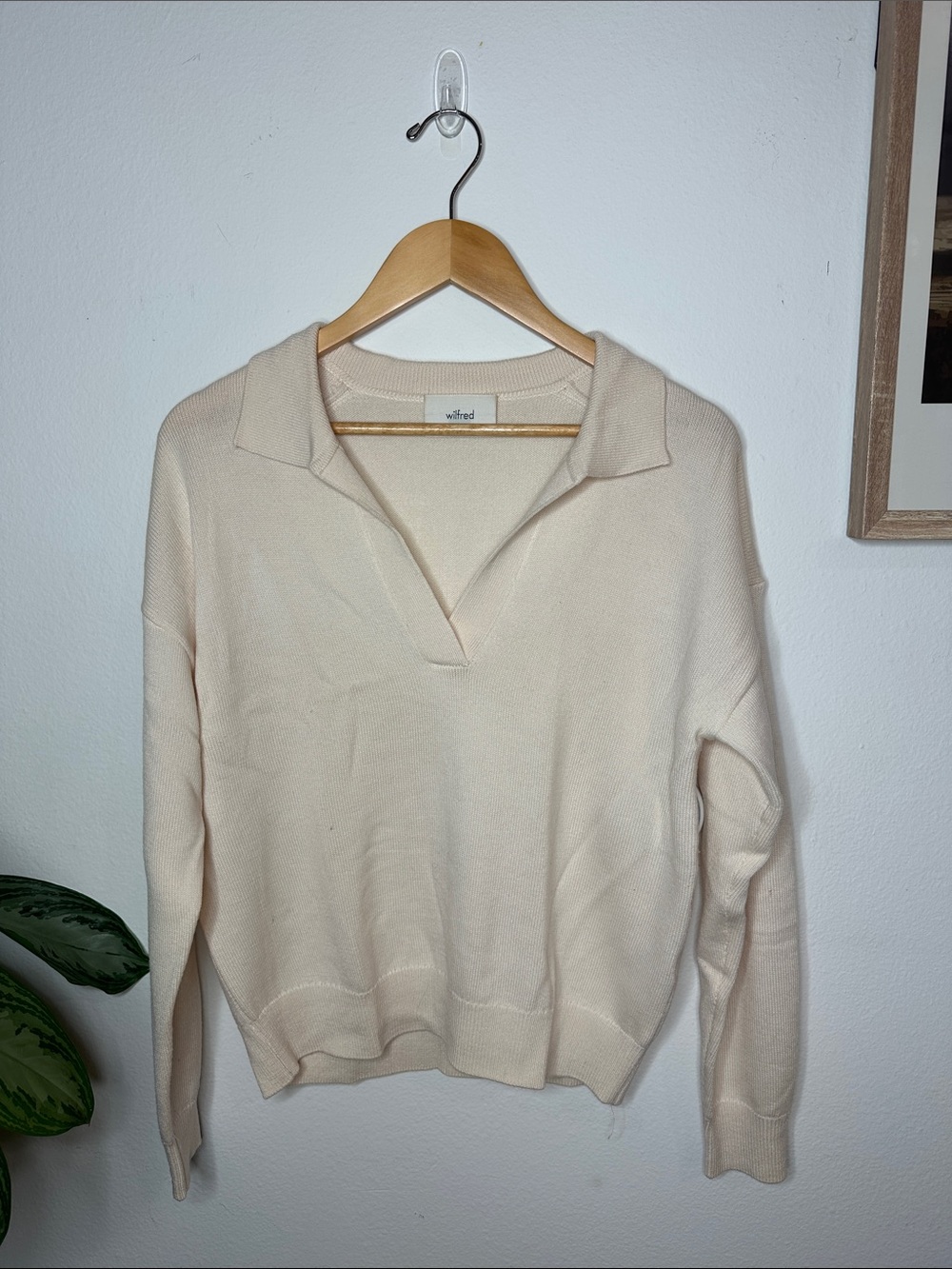 Aritzia - Wilfred Cream Collared V-Neck Sweater
